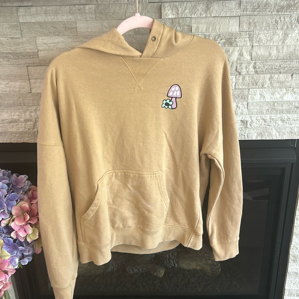 Dravus Hoodie Womens medium Beige Heading Nowhere Mushroom Graphic Sweatshirt